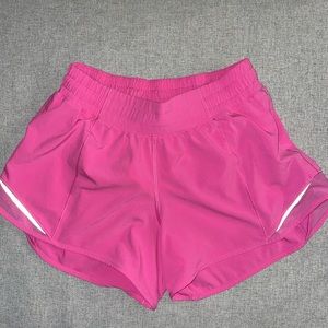 Lululemon Pink Hotty hot short 4” size 6